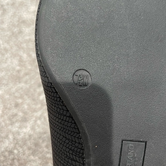 Christian Siriano Women's Black Flats - Picture 4 of 4